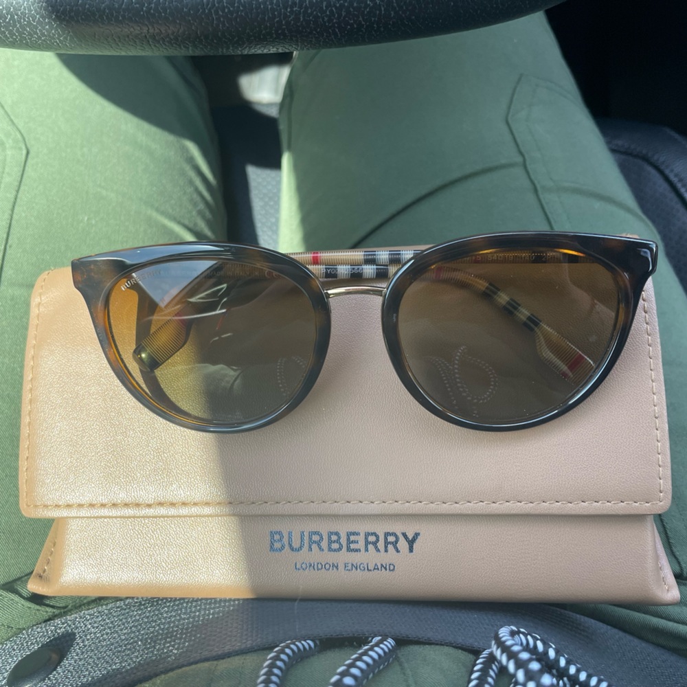 Brown/ Tan sunglasses